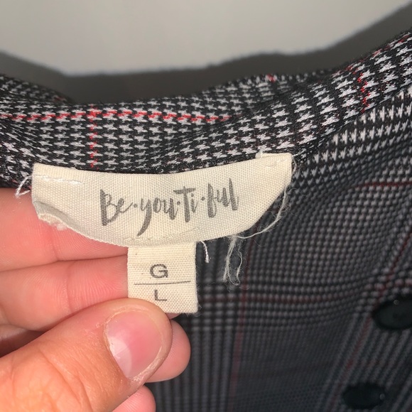 Dress - Picture 3 of 3